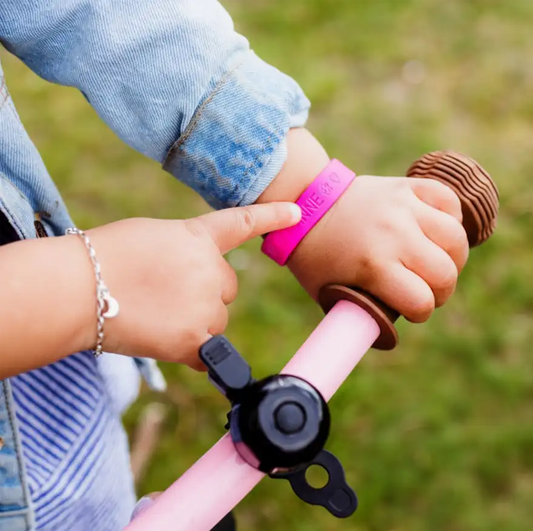 Vakantielijstje voor kinderen Onmisbaar: SOS armband naam & telefoonnummer van ID4all.nl