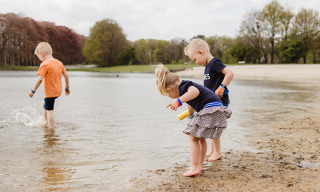 Lila SOS armband kind met naam en telefoonnummer